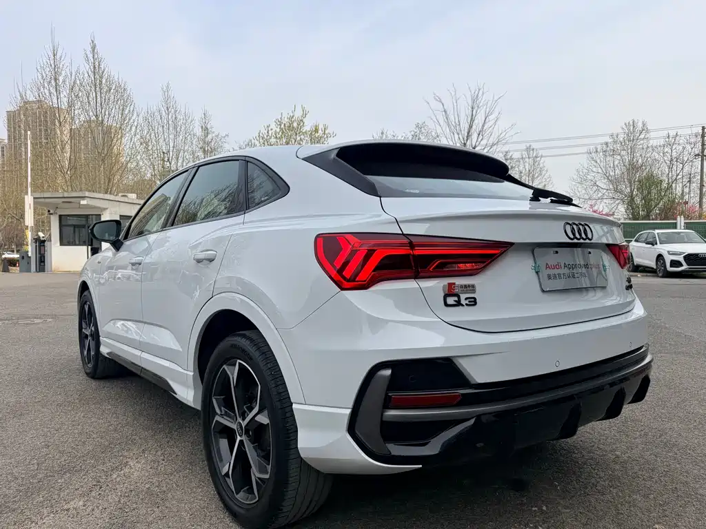 Audi Q3 Sportback 2024 — фото 10