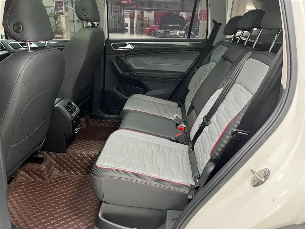 Volkswagen Tiguan L PHEV 2022 — фото 14