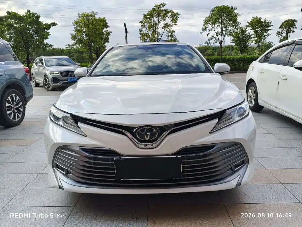 Toyota Camry 2021 — фото 2