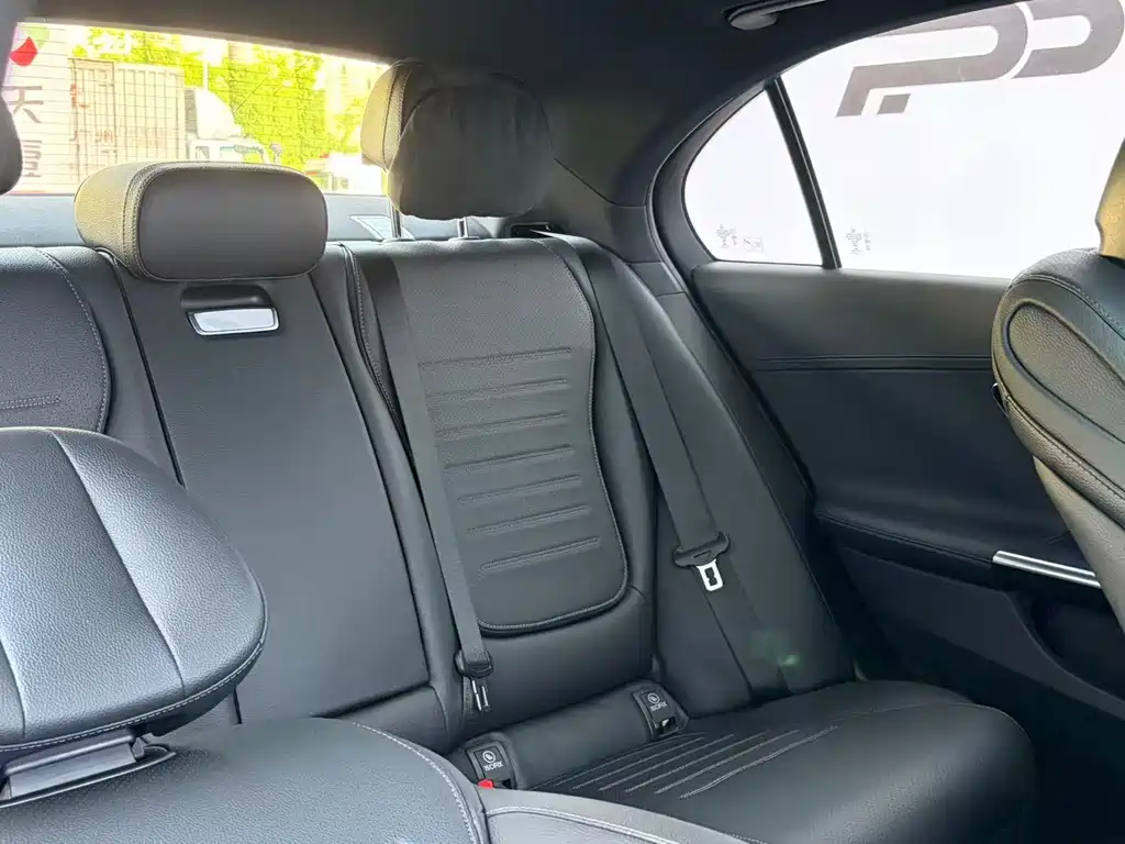 Mercedes-Benz C-Class 2022 — фото 18