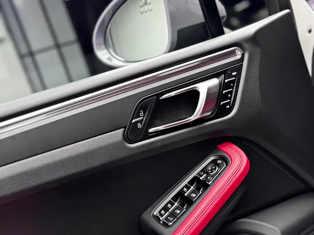 Porsche Macan 2021 — фото 18