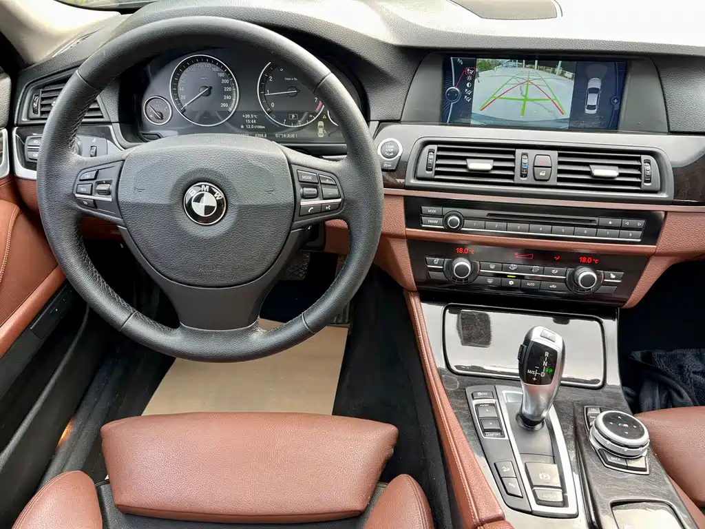 BMW 5 Series 2013 — фото 8
