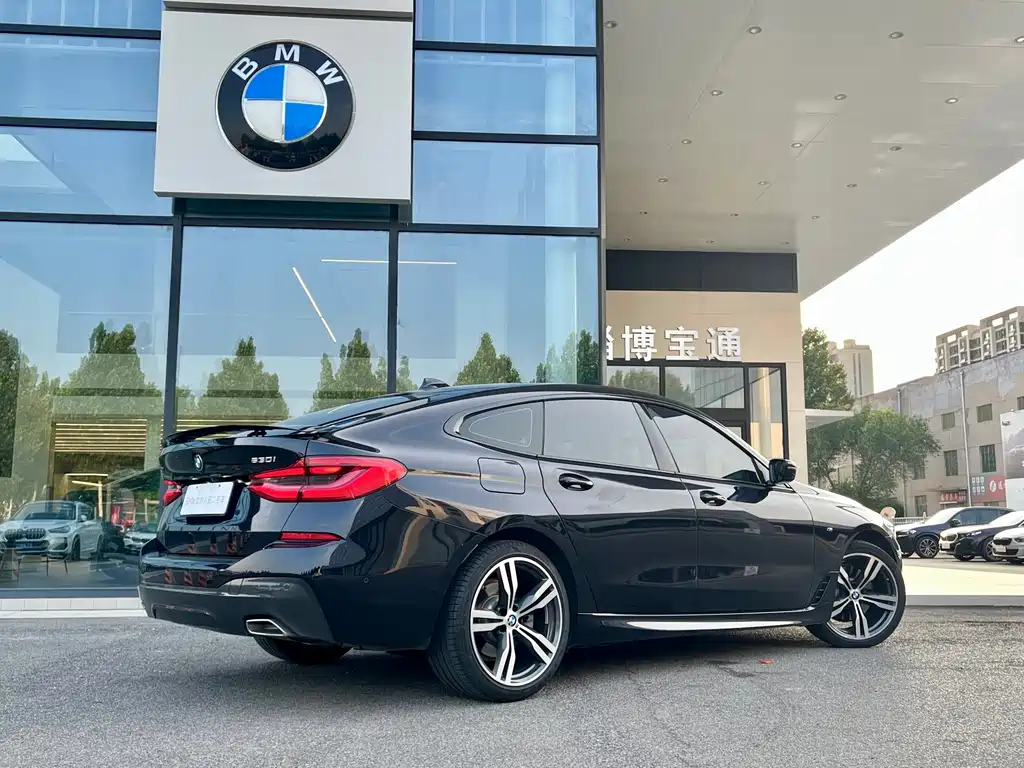 BMW 6 Series GT 2023 — фото 16