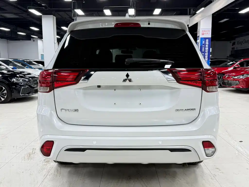 Mitsubishi Outlander 2021