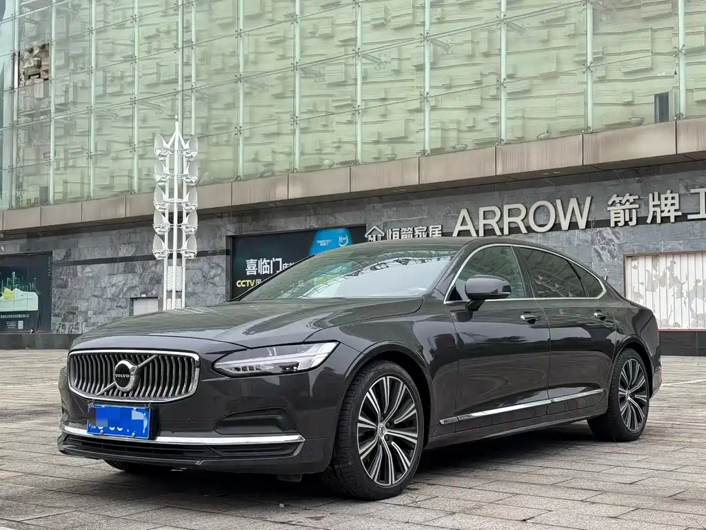 Volvo S90 2023 — фото 1