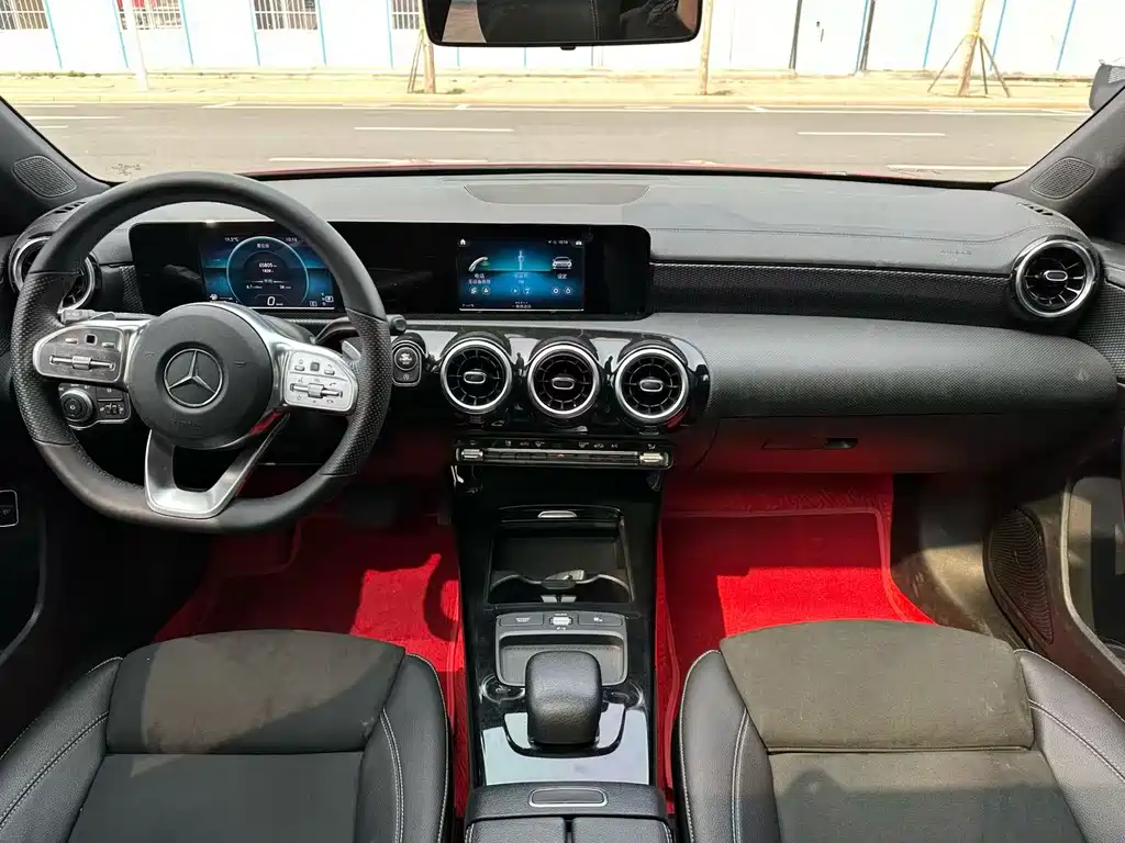 Mercedes-Benz A-Class 2019 — фото 9