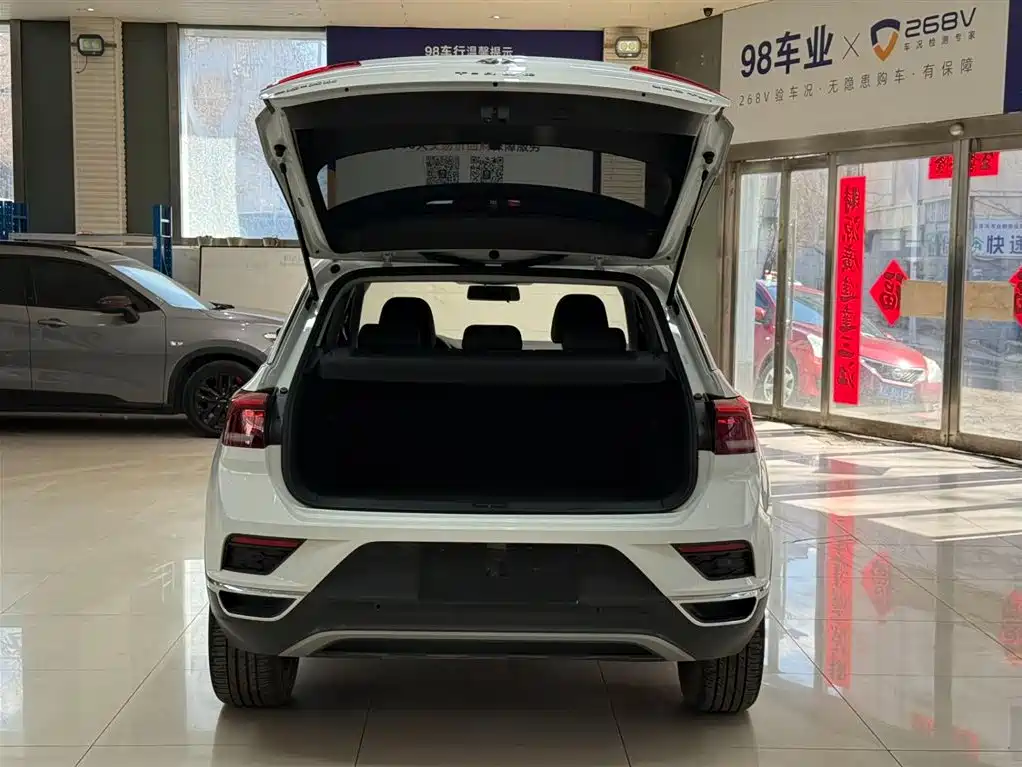 Volkswagen T-Roc 2023 — фото 23