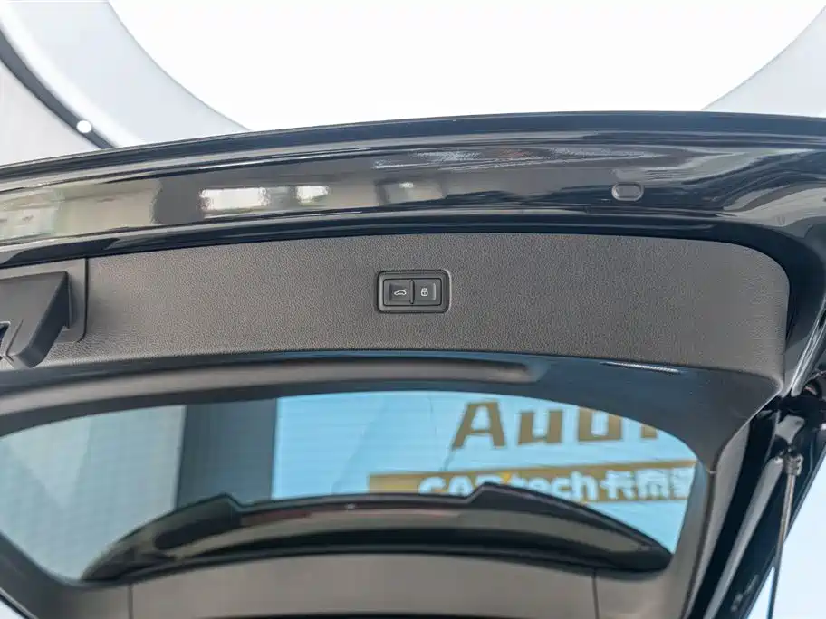 Audi Q7 2025 — фото 19