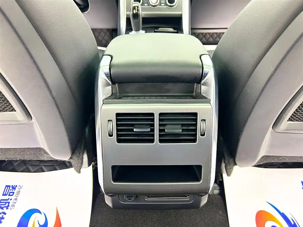 Land Rover Sport 2018 — фото 16