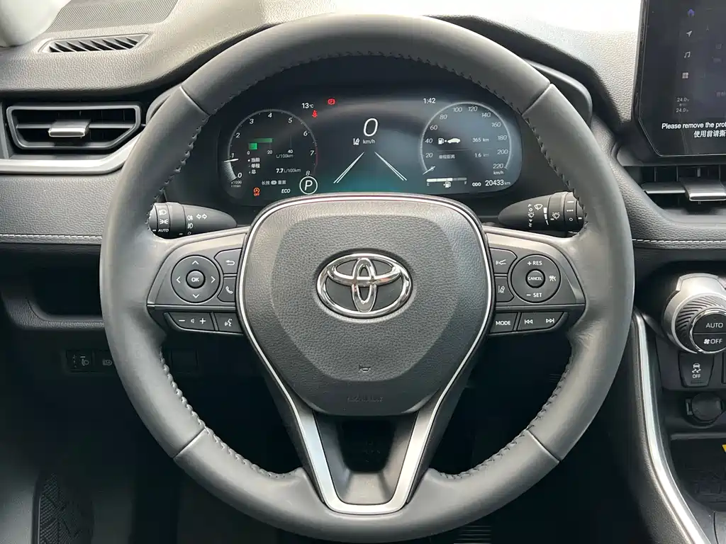 Toyota RAV4 2024 — фото 10