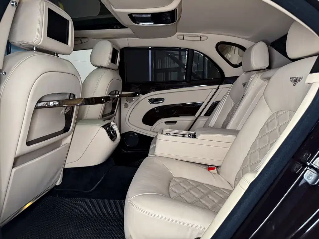 Bentley Mulsanne 2014 — фото 24
