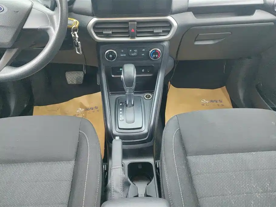 Ford Ecosport 2018 — фото 16