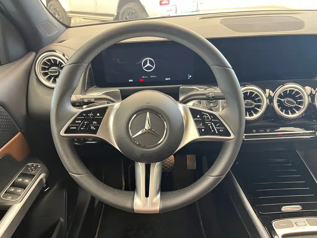 Mercedes-Benz GLB 2025 — фото 12