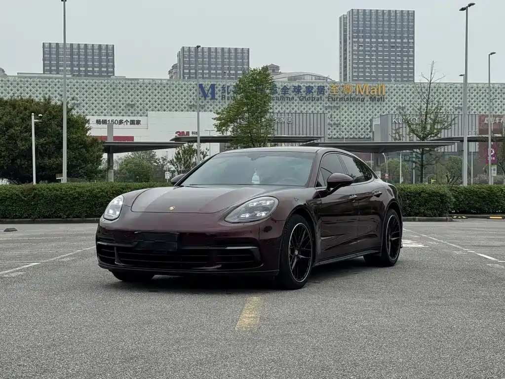 Porsche Panamera 2018 — фото 1