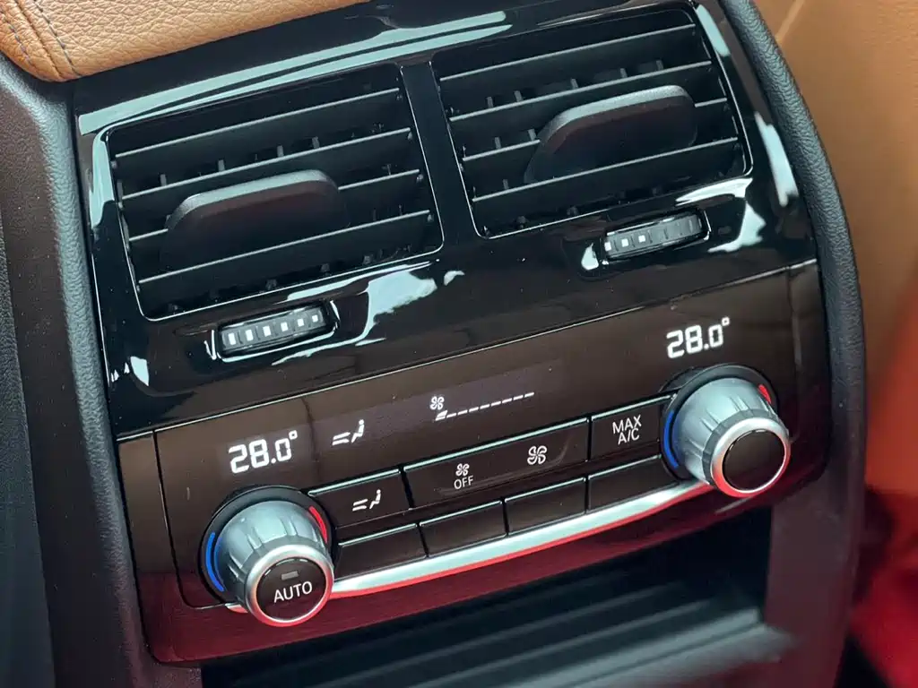 BMW 6 Series GT 2022 — фото 11