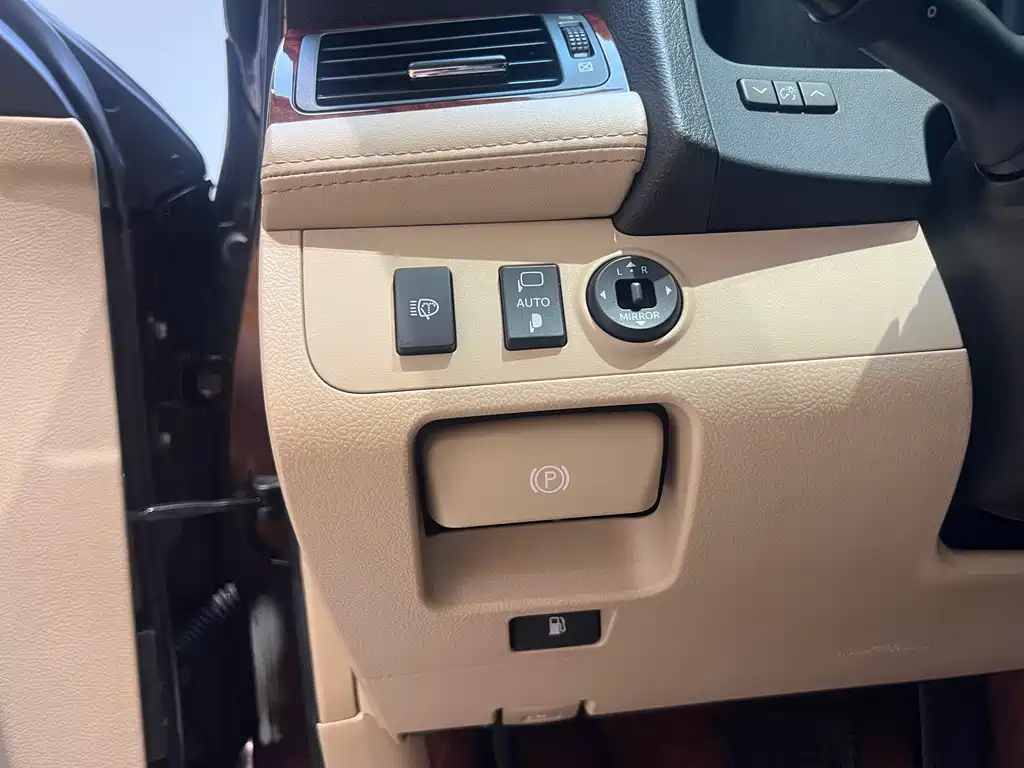 Toyota Crown 2013 — фото 16