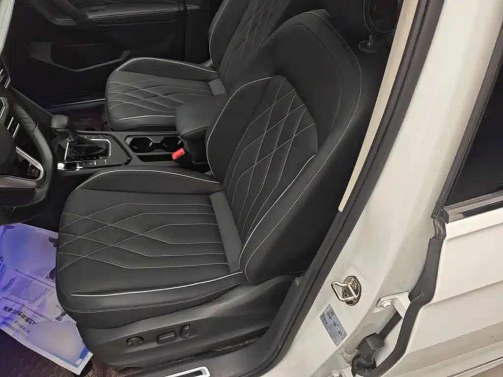 Volkswagen Tiguan L 2023 — фото 15