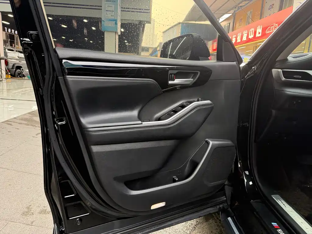 Toyota Highlander 2023