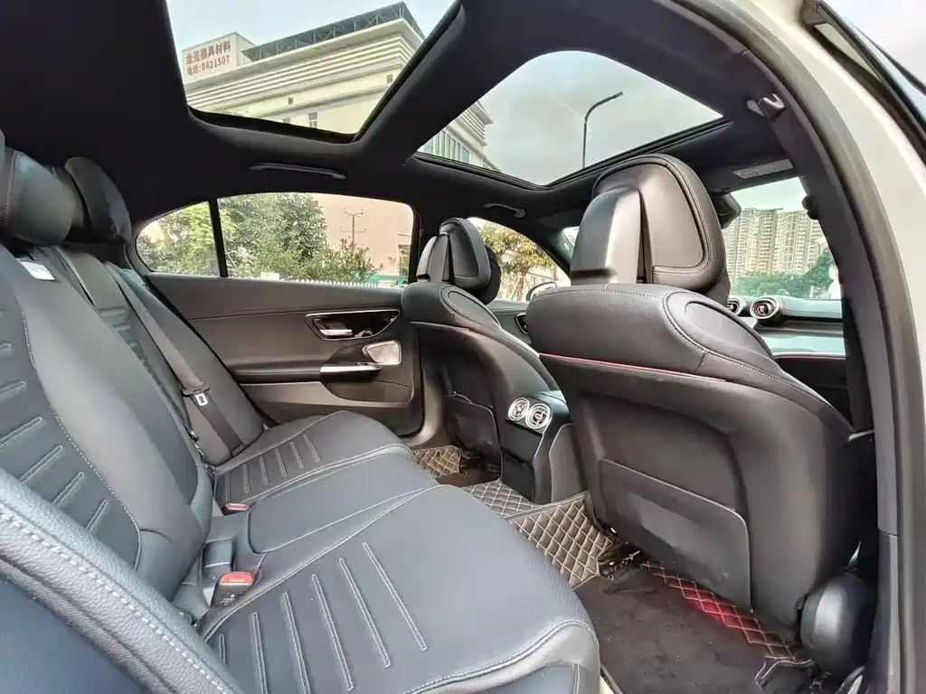 Mercedes-Benz C-Class 2023 — фото 9