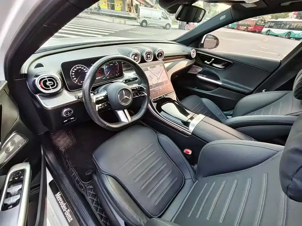 Mercedes-Benz C-Class 2023 — фото 7