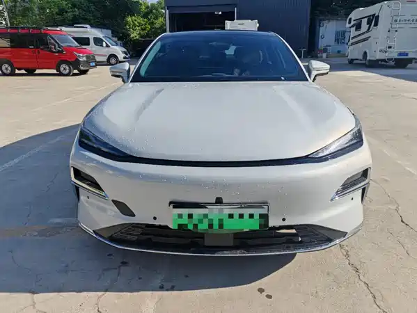 Geely Galaxy Starshine 8 2025
