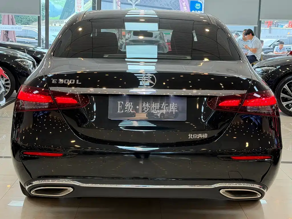 Mercedes-Benz E-Class 2022 — фото 19