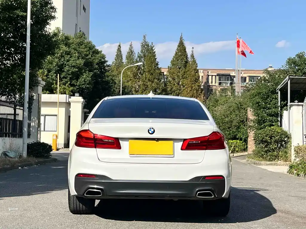 BMW 5 Series 2020 — фото 12