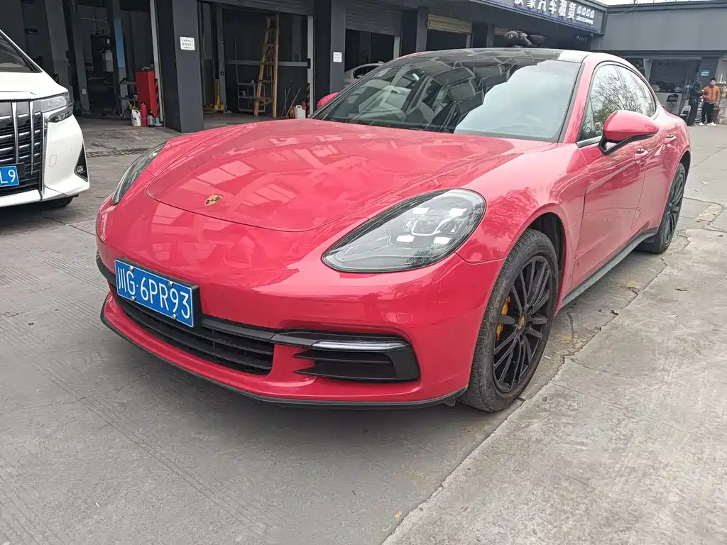 Porsche Panamera 2019 — фото 1