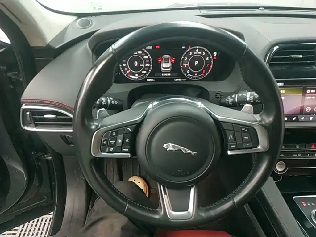 Jaguar F-PACE 2020 — фото 11