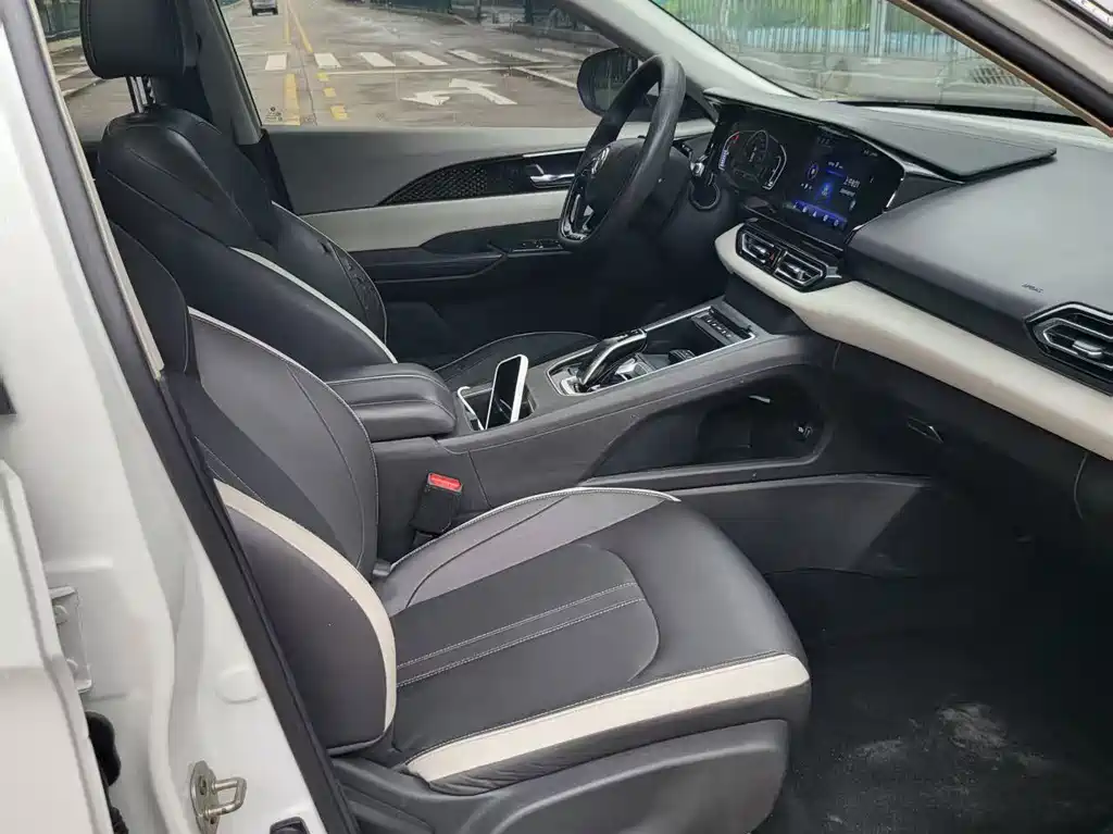 Dongfeng E70 2021