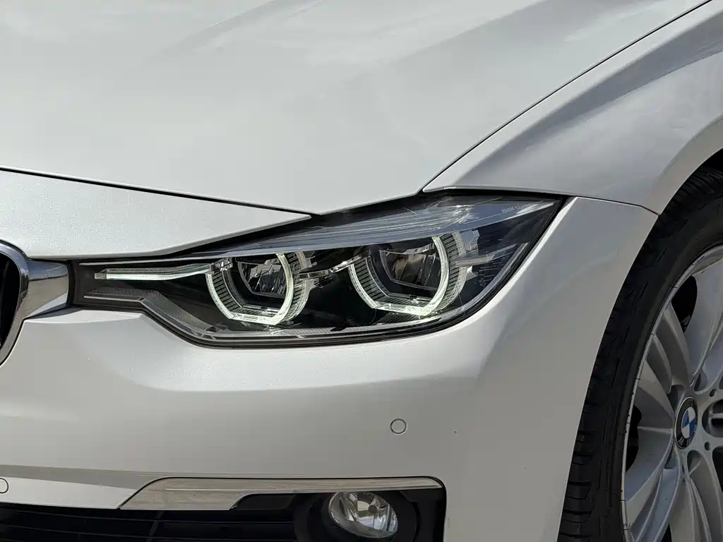 BMW 3 Series 2016 — фото 9