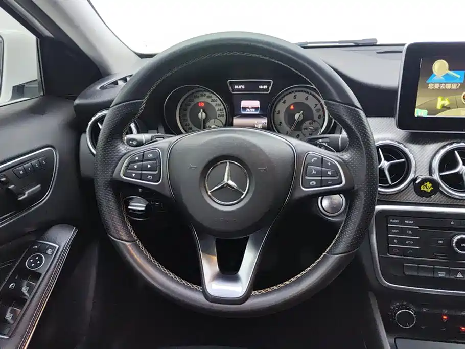 Mercedes-Benz GLA 2016 — фото 15