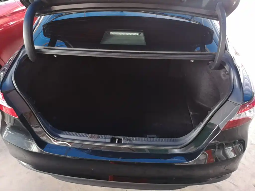 Toyota Camry 2022 — фото 19