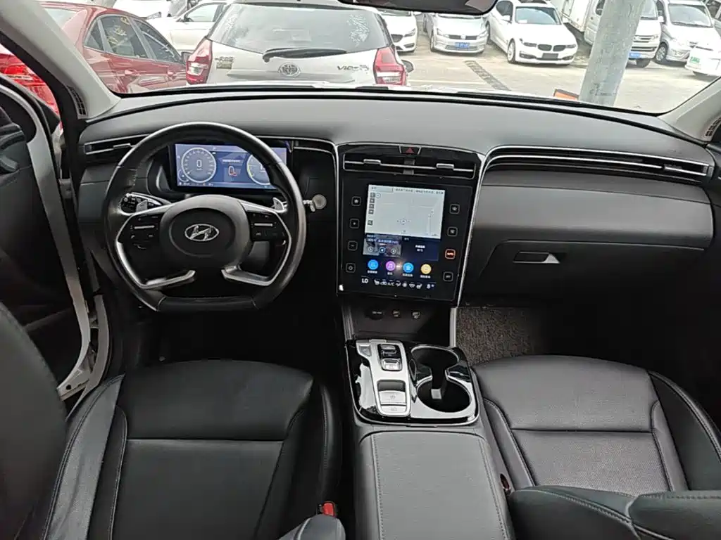 Hyundai Tucson 2023 — фото 10