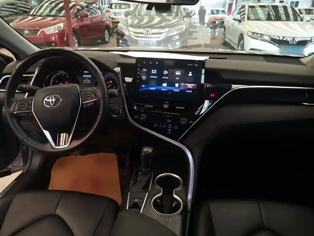 Toyota Camry 2022 — фото 10