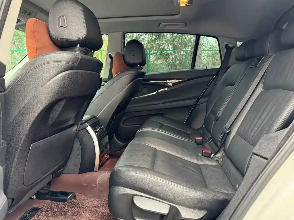 BMW 5 Series GT 2015 — фото 6