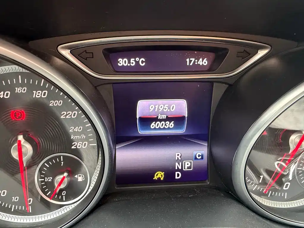 Mercedes-Benz GLA 2018 — фото 13