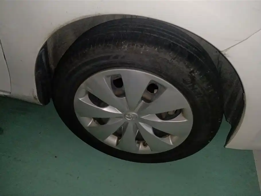Toyota Yaris L 2014