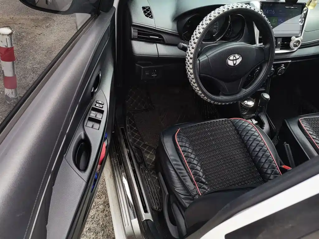 Toyota Yaris L 2019 — фото 14