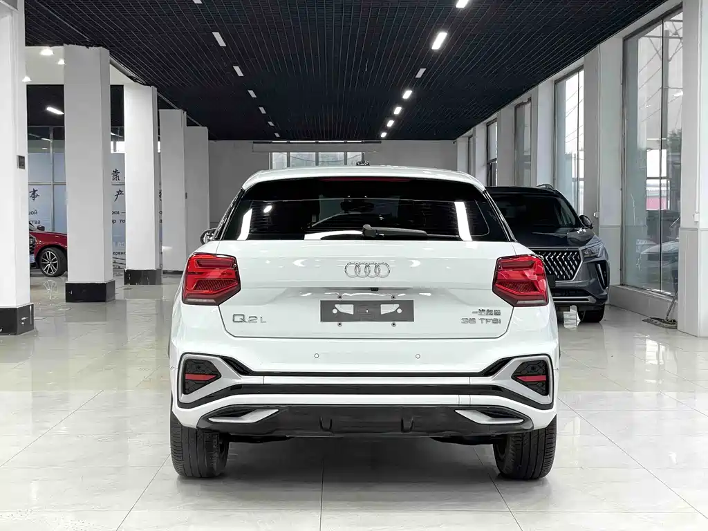 Audi Q2L 2022
