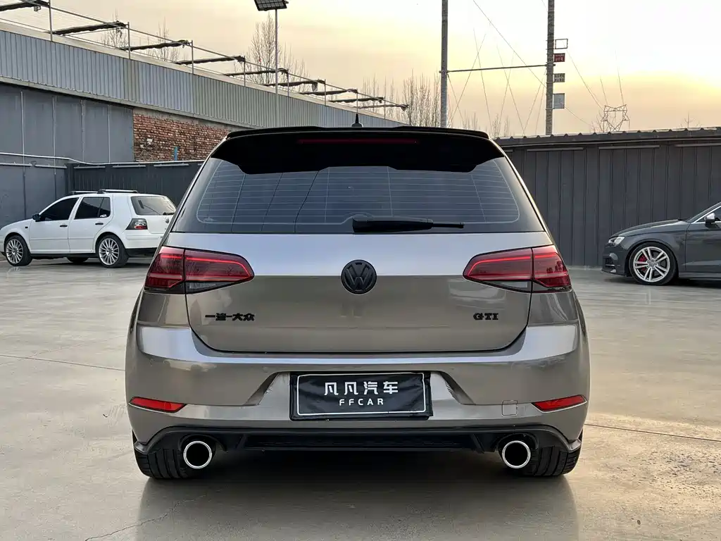 Volkswagen Golf GTI 2019 — фото 4