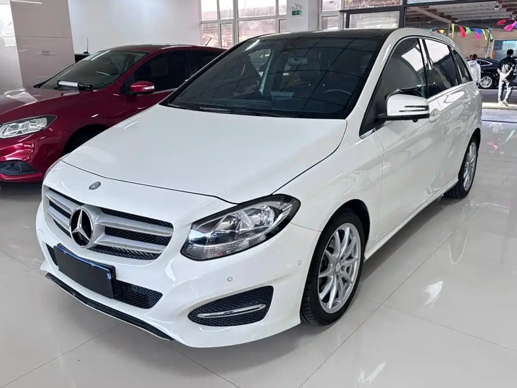 Mercedes-Benz B-Class 2015 — фото 1