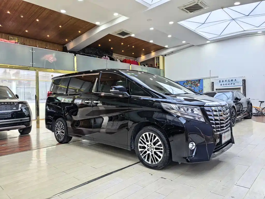 Toyota Alphard 2017 — фото 3