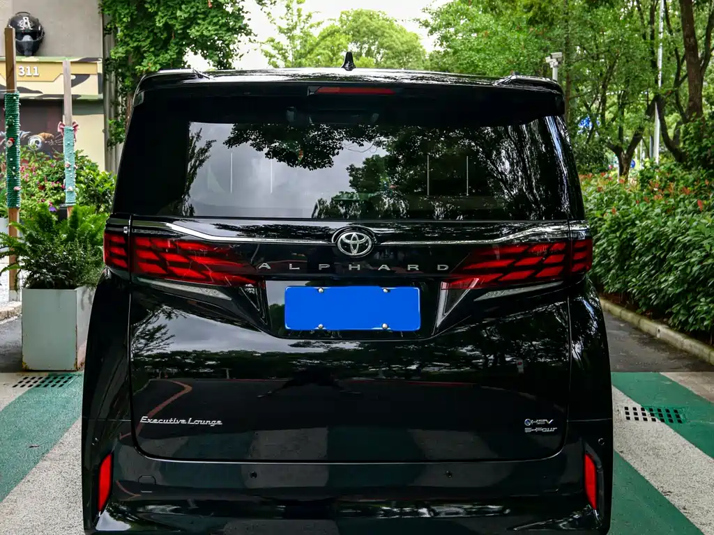 Toyota Alphard 2025 — фото 9
