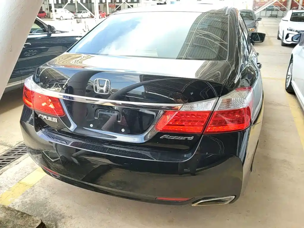 Honda Accord 2016 — фото 6