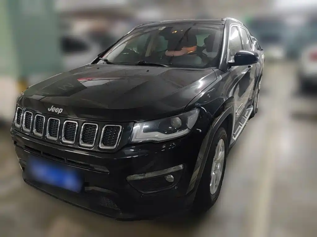 Jeep Compass 2018 — фото 1