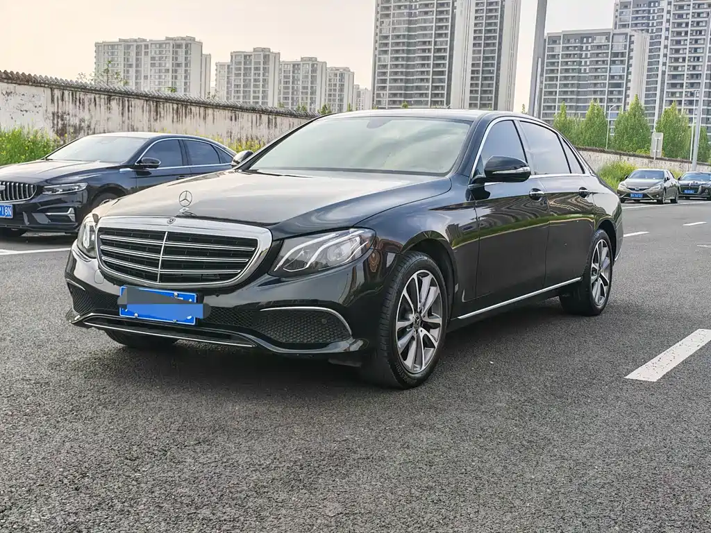 Mercedes-Benz E-Class 2019 — фото 12