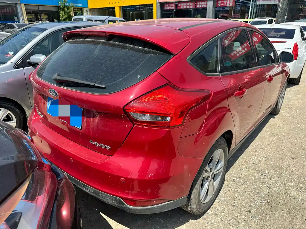 Ford Focus 2018 — фото 3