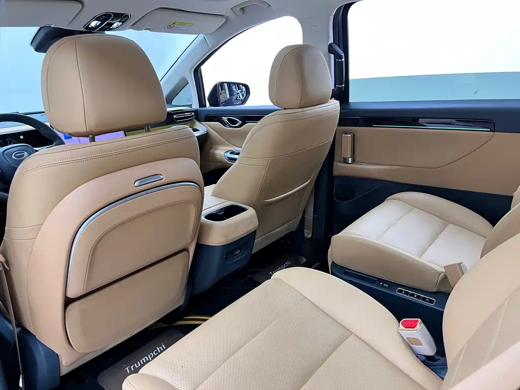 GAC Motor E8 PHEV 2023 — фото 17