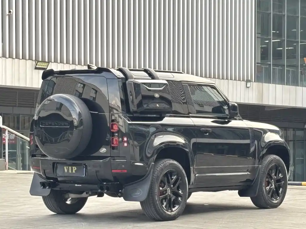Land Rover Defender 2022